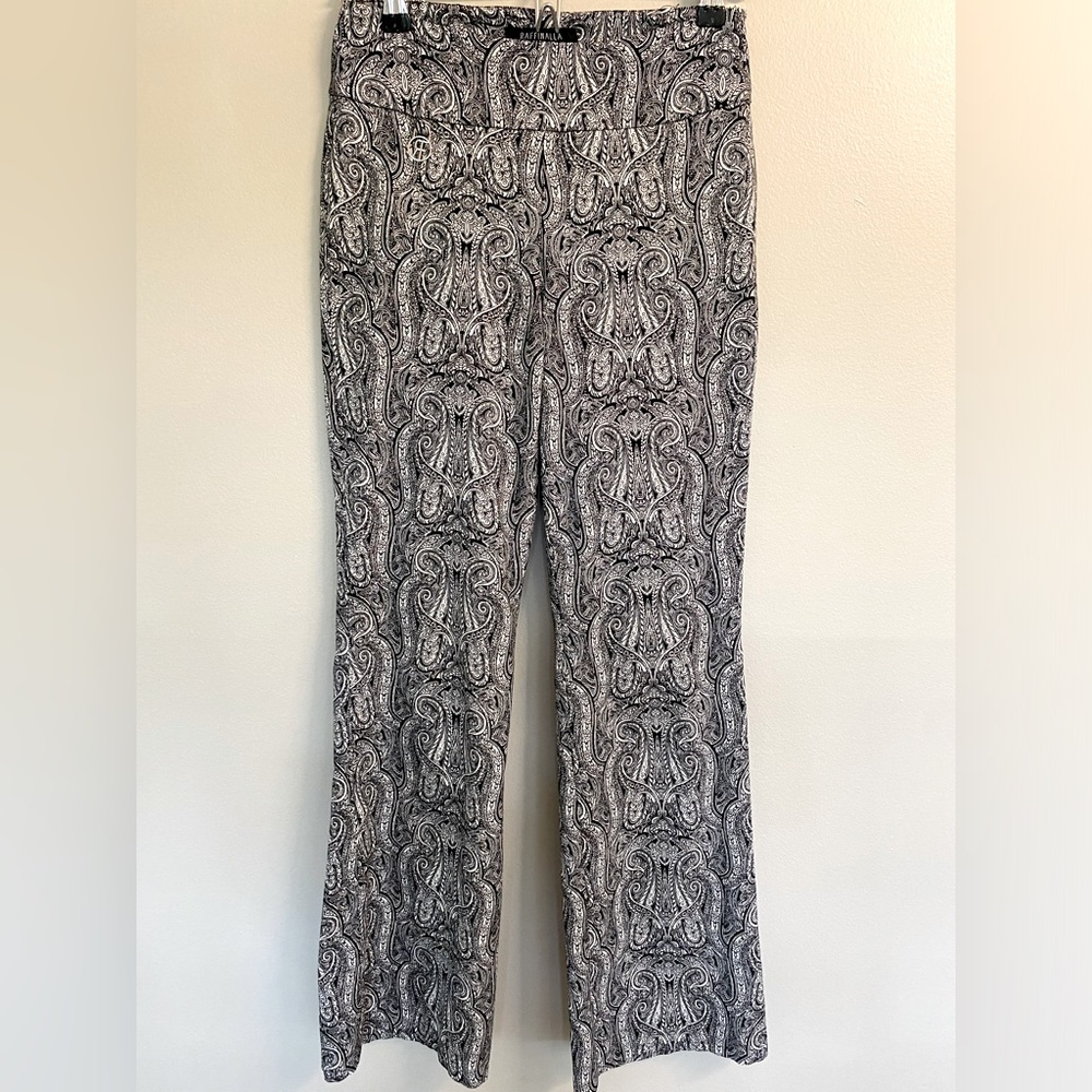 Super cute Raffinalla flare pants
